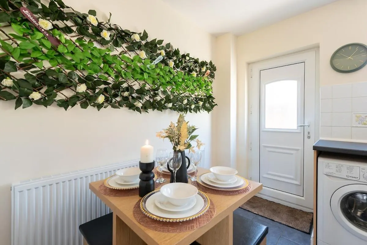 度假居 Elroi Willerby Road Boho Comfy Home 2 Bedrooms 赫尔河畔京士顿