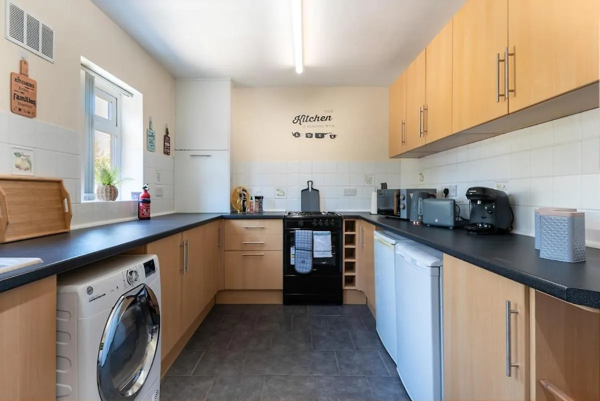 度假居 Elroi Willerby Road Boho Comfy Home 2 Bedrooms 赫尔河畔京士顿
